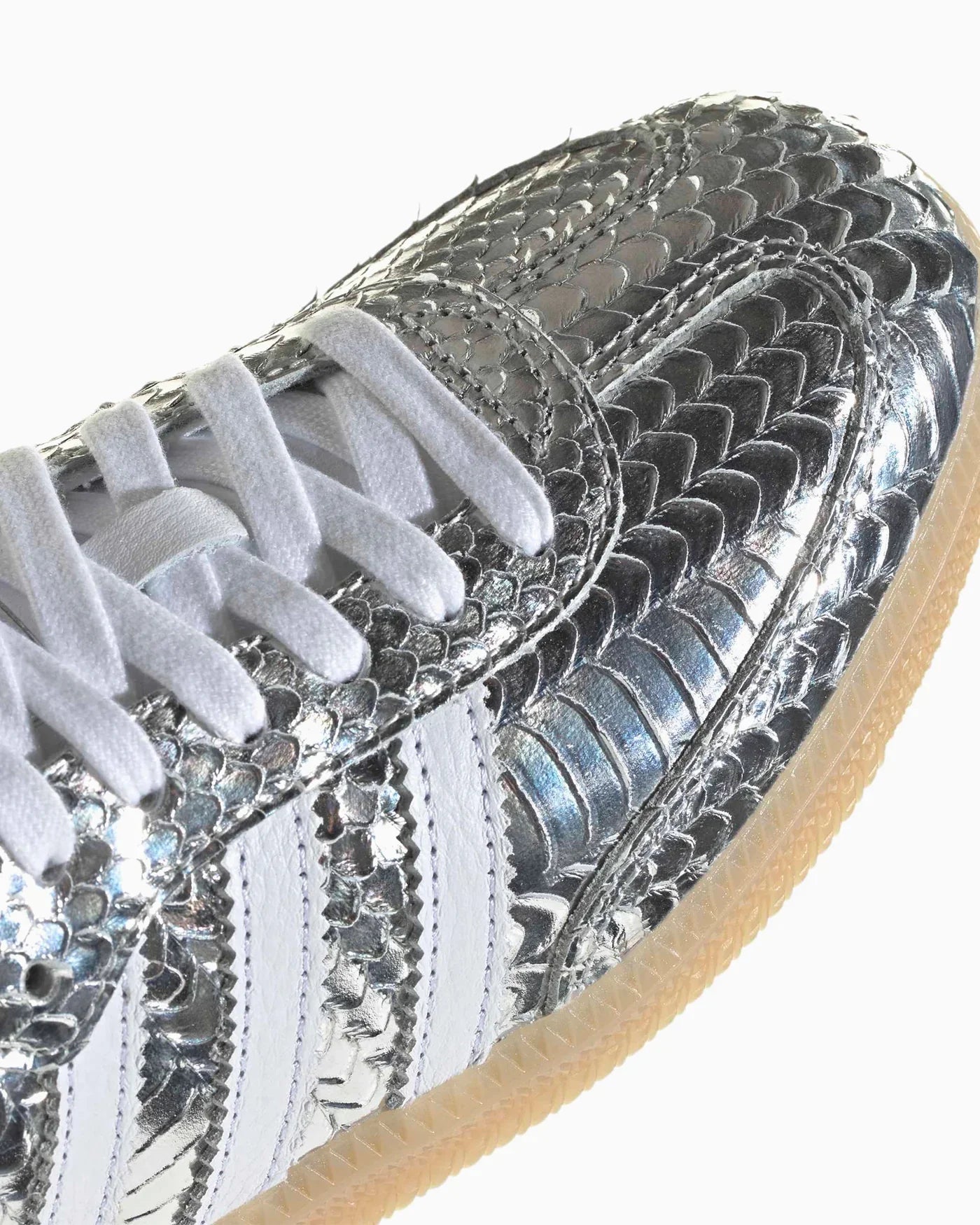 adidas Samba en cuir patent peau de serpent argent métallisé (Femme)