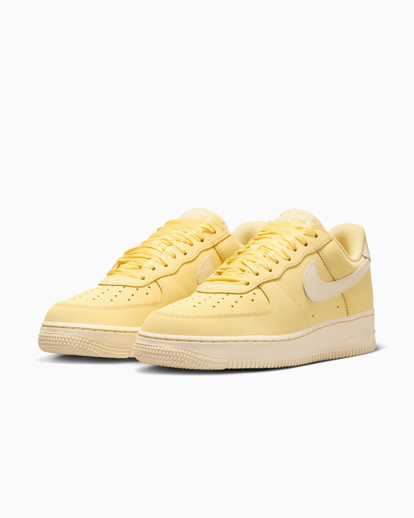 Nike Air Force 1 Low Rétro Premium lacets en ruban jaune clair (Femmes)