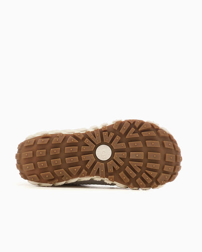 UGG® Aventure Daze
