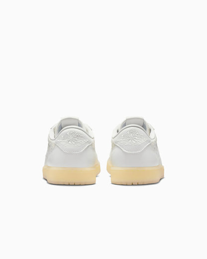 Air Jordan 1 Retro Low OG Swoosh fleuri