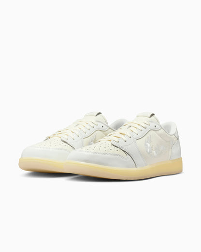 Air Jordan 1 Retro Low OG Swoosh fleuri
