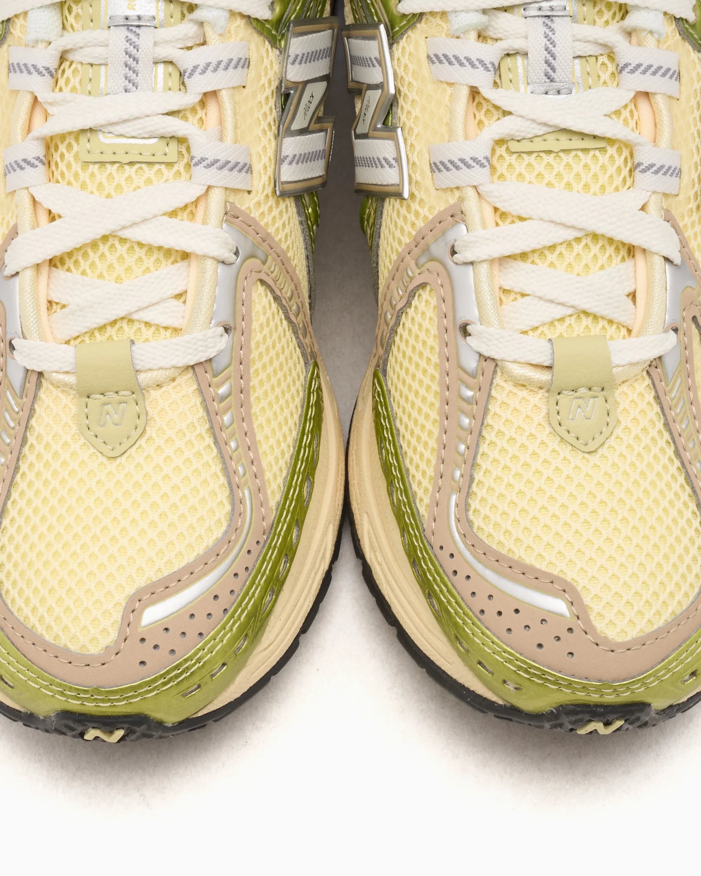 New Balance U1906 RND Jaune parchemin