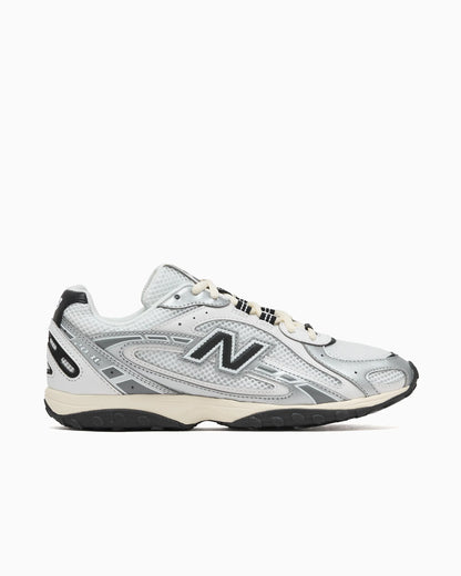 New Balance 204L argent métallisé et noir