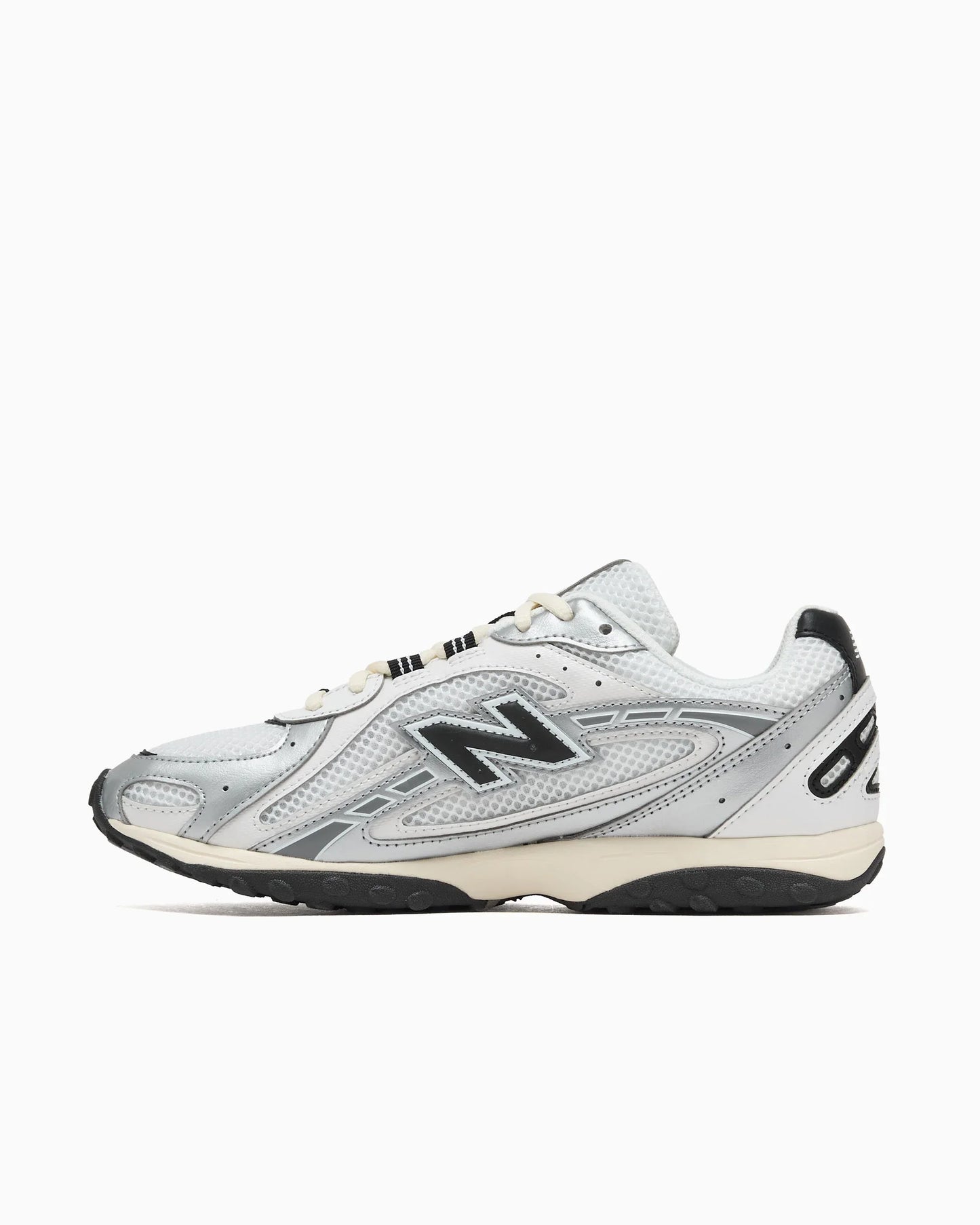 New Balance 204L argent métallisé et noir