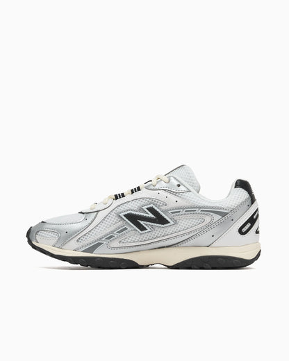 New Balance 204L argent métallisé et noir