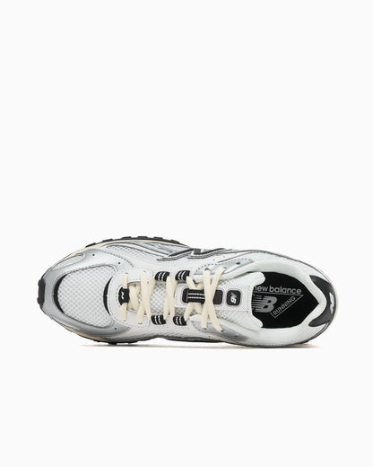 New Balance 204L argent métallisé et noir