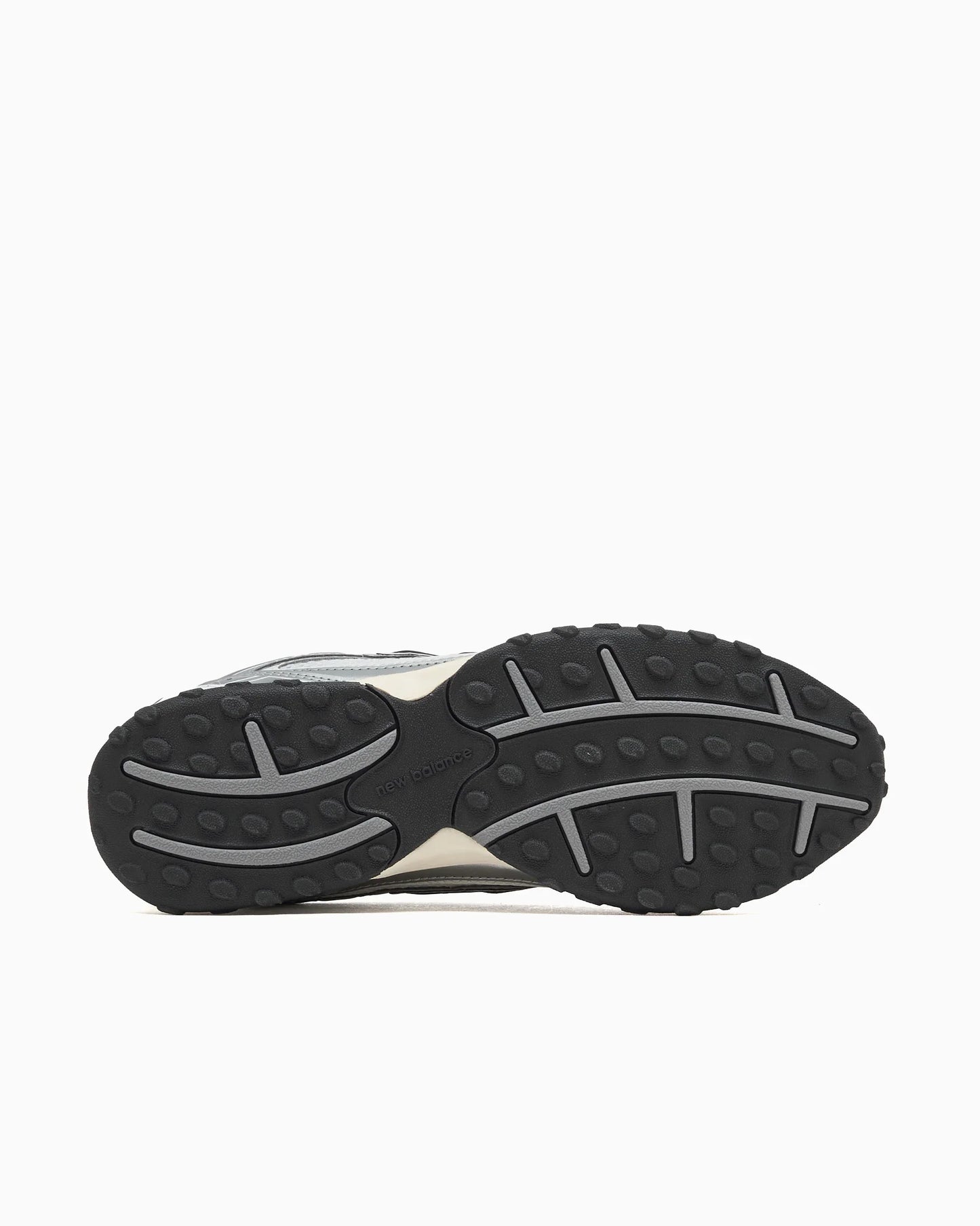 New Balance 204L argent métallisé et noir