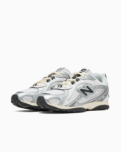 New Balance 204L argent métallisé et noir