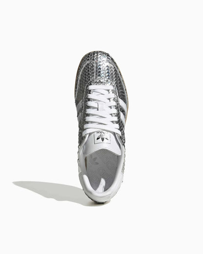 adidas Samba en cuir patent peau de serpent argent métallisé (Femme)