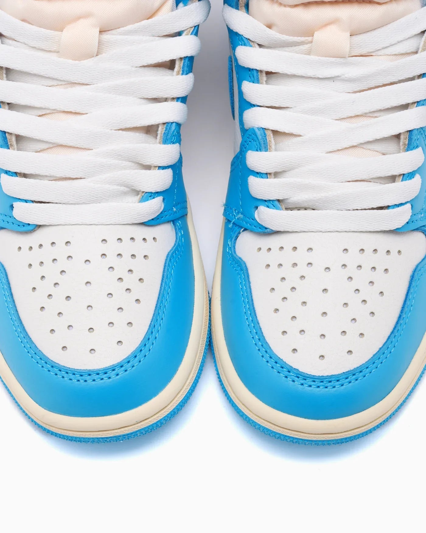 Air Jordan 1 Rétro High OG UNC Réimaginé