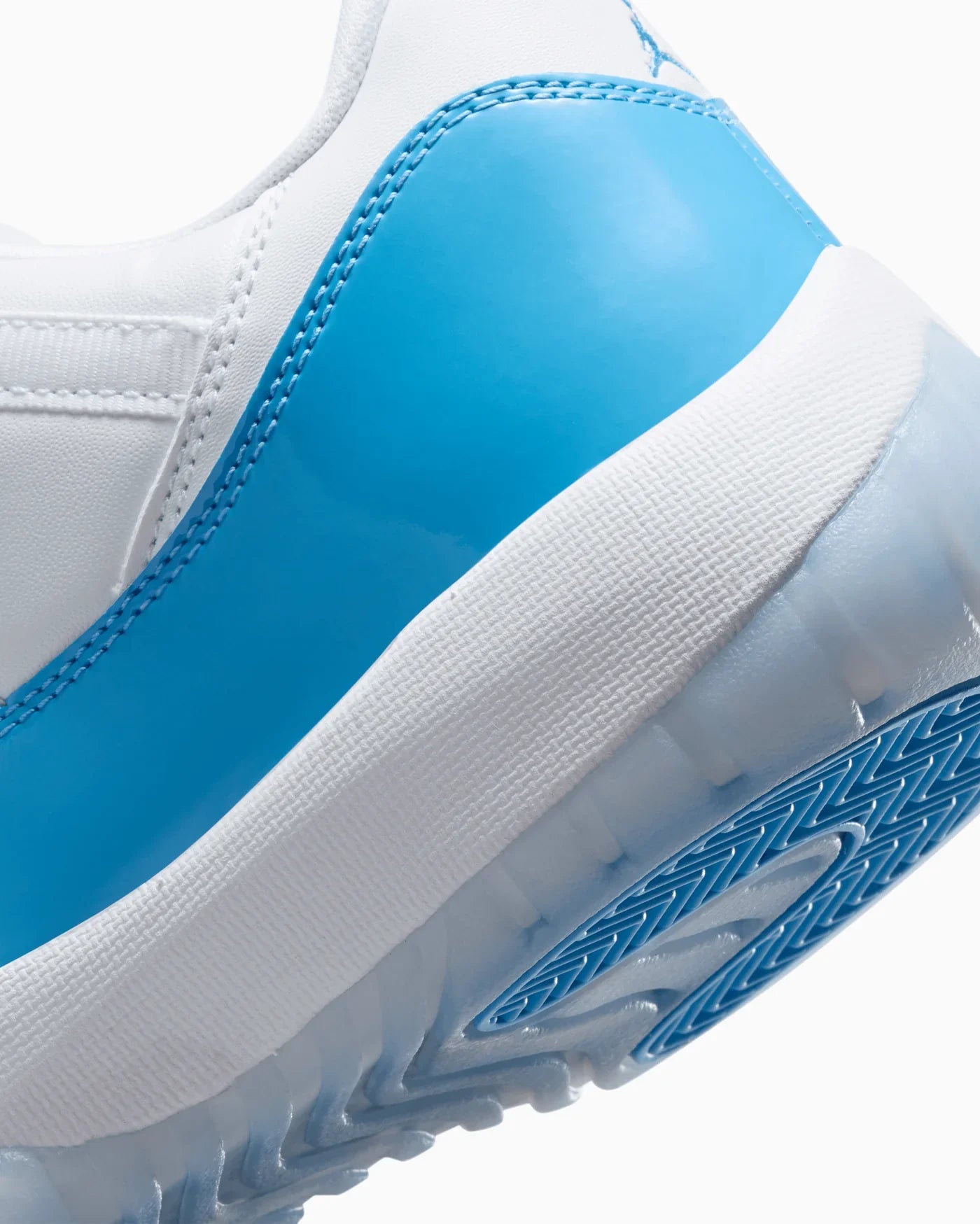 Jordan 11 Retro Basse Bleu Université (2026)