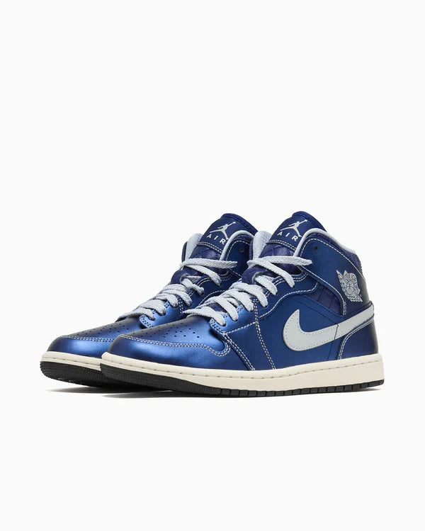 Jordan 1 Mid SE bleu métallisé matelassé (Femmes)