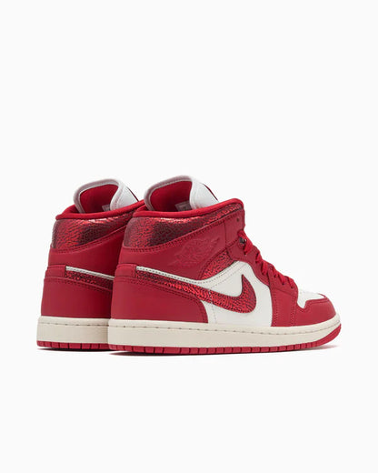 Jordan 1 Mid SE cuir rouge craquelé (Femme)