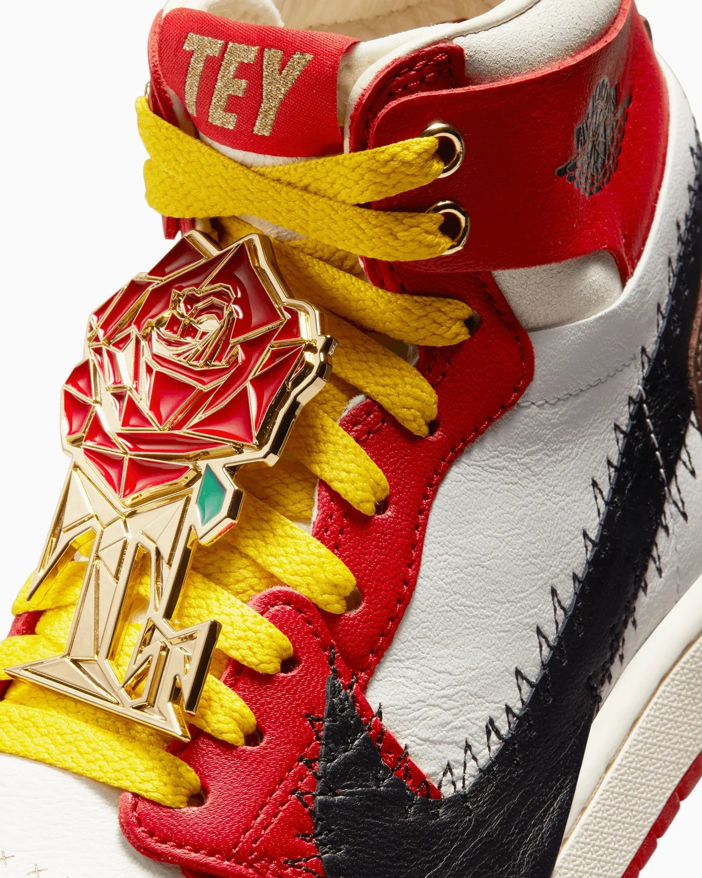 Jordan 1 High Zoom Air CMFT 2 Teyana Taylor Une Rose d'Harlem