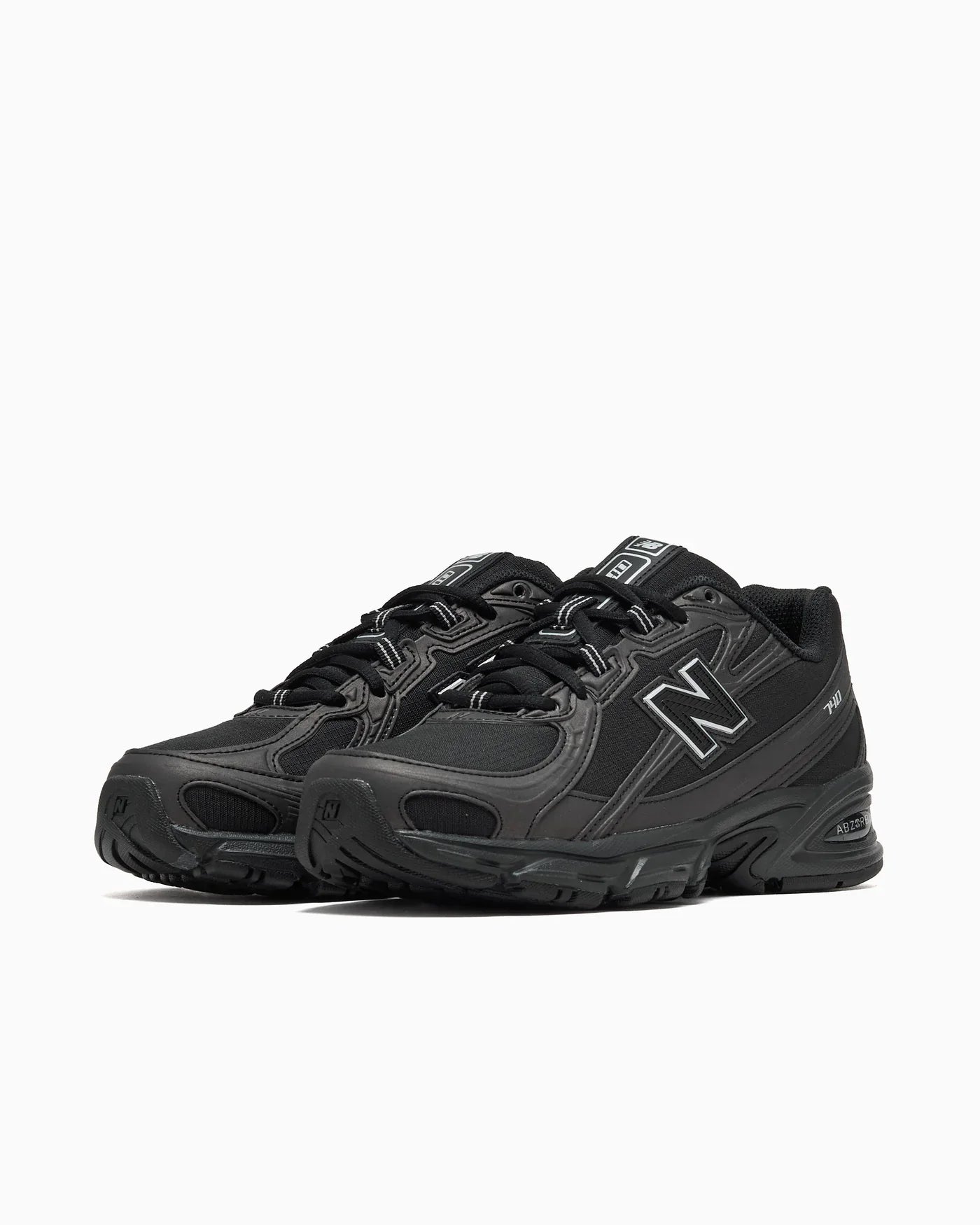 New Balance 740 Noir Argent Métallisé