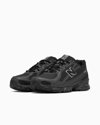 New Balance 740 Noir Argent Métallisé