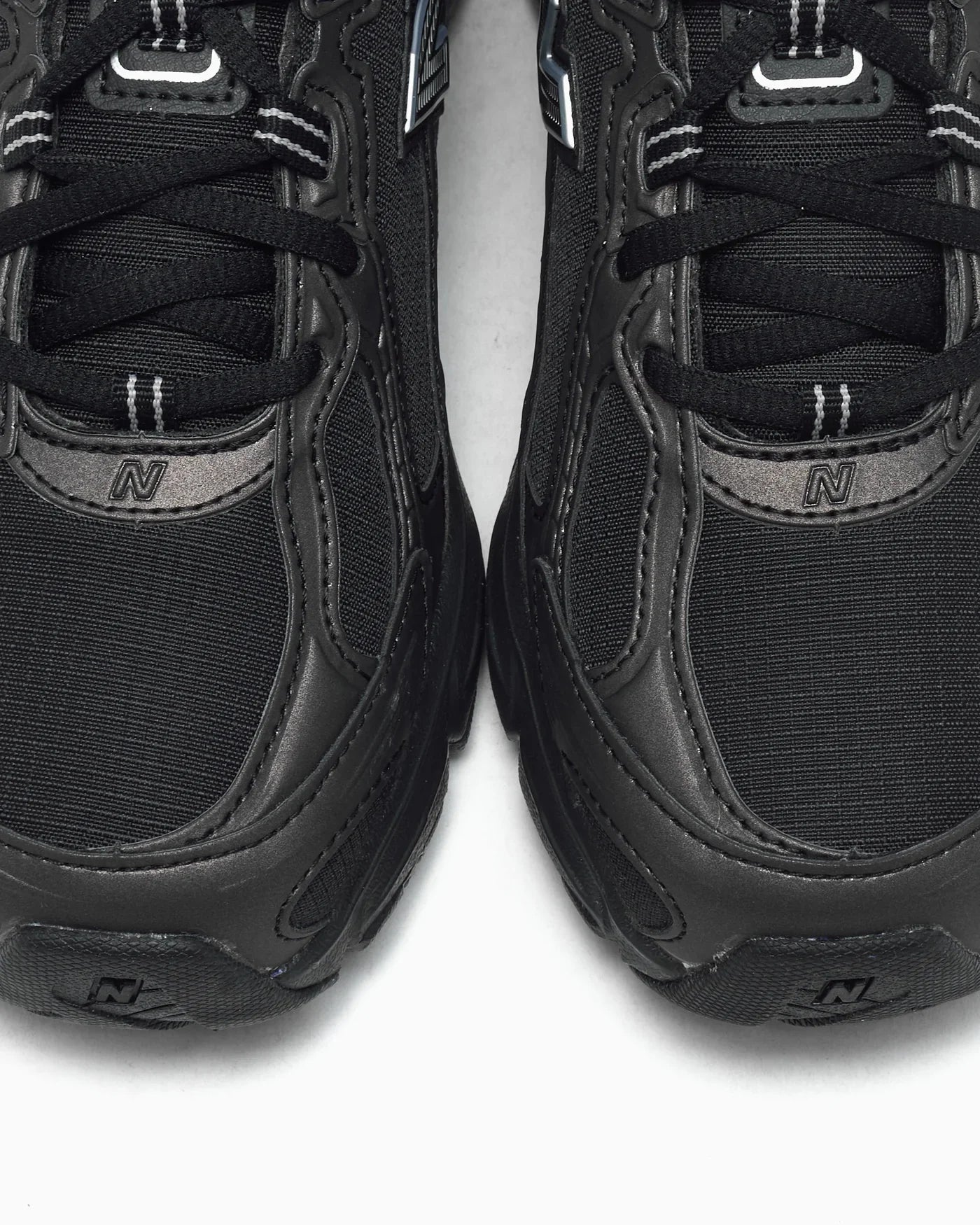 New Balance 740 Noir Argent Métallisé