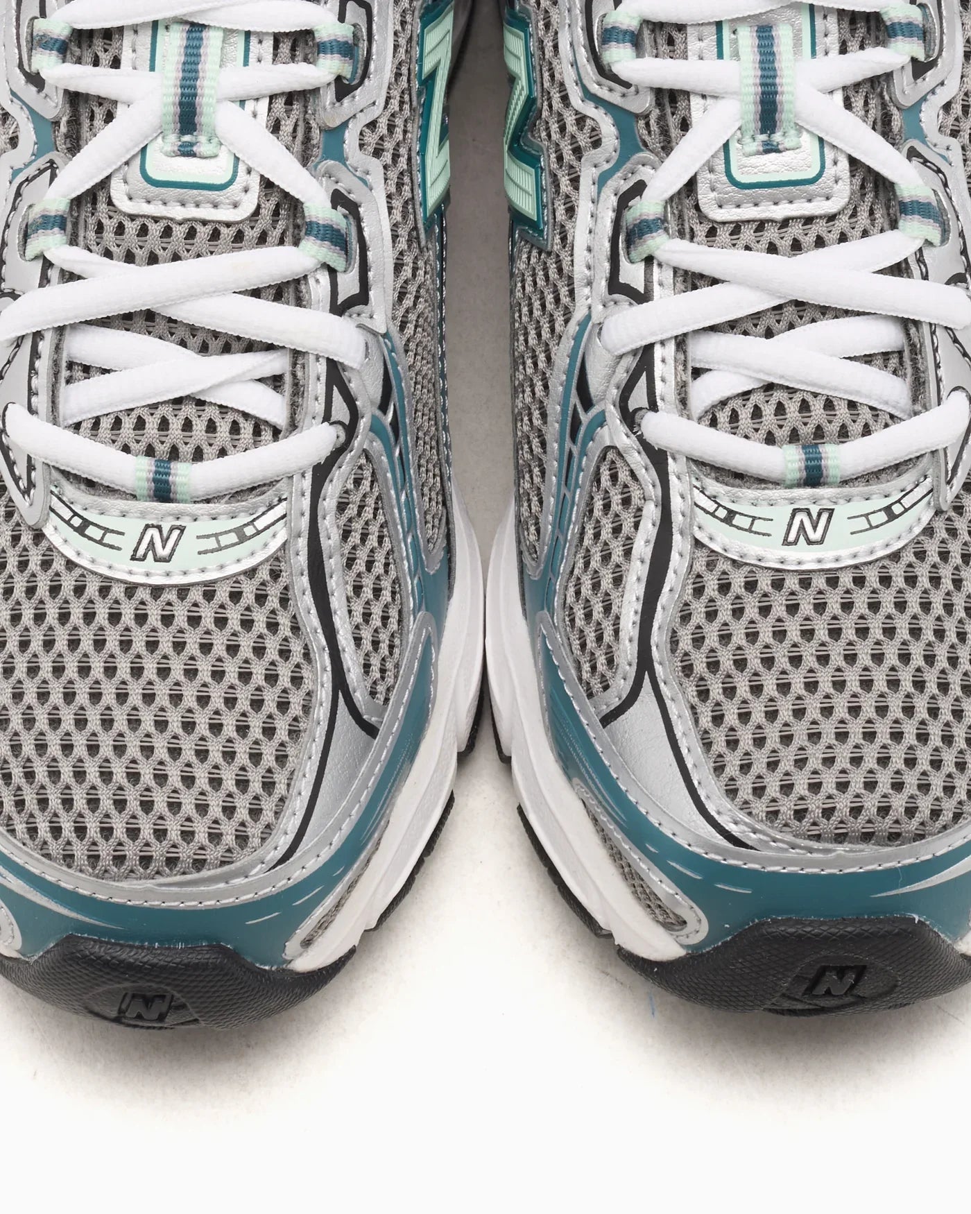 New Balance 740v2 Argent métallisé New Spruce