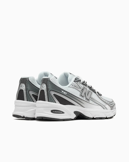 New Balance 740 Blanc Métallisé Argent Noir