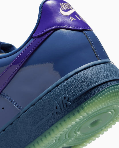 Nike Air Force 1 Low en cuir patent Mystic Navy Grape Ice