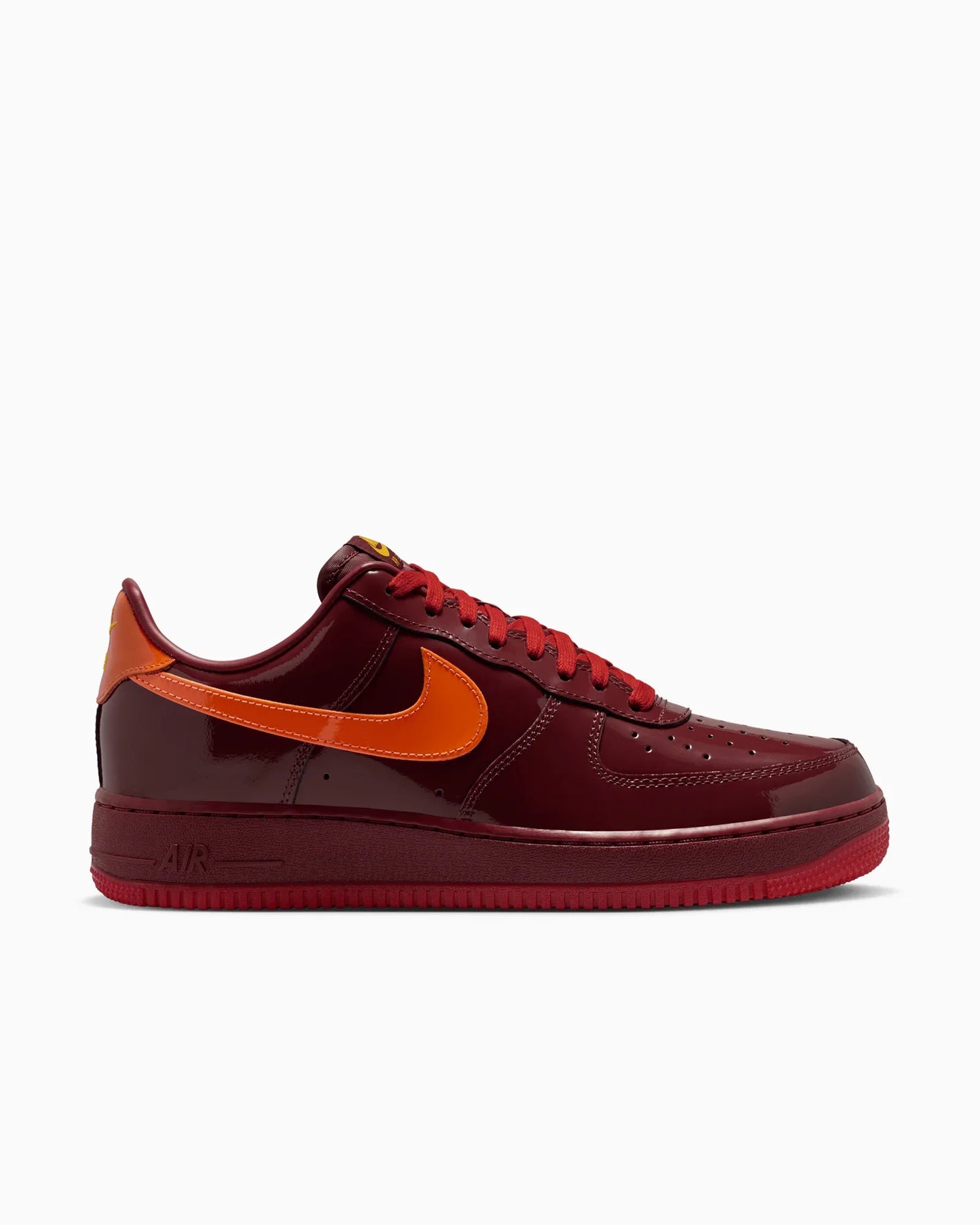 Nike Air Force 1 Low en cuir verni Rouge Team foncé et Orange de sécurité