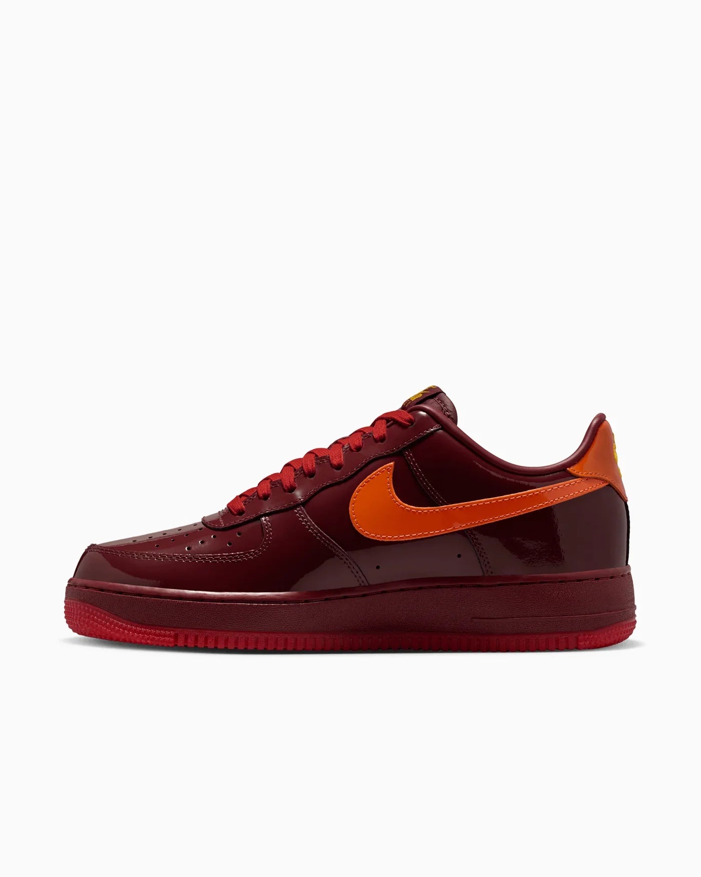 Nike Air Force 1 Low en cuir verni Rouge Team foncé et Orange de sécurité