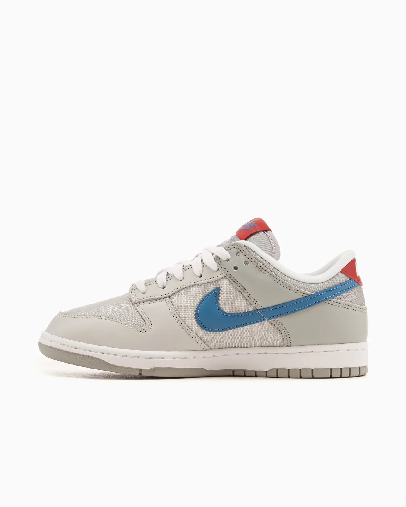 Nike Dunk Low Surfer d’argent (2024)