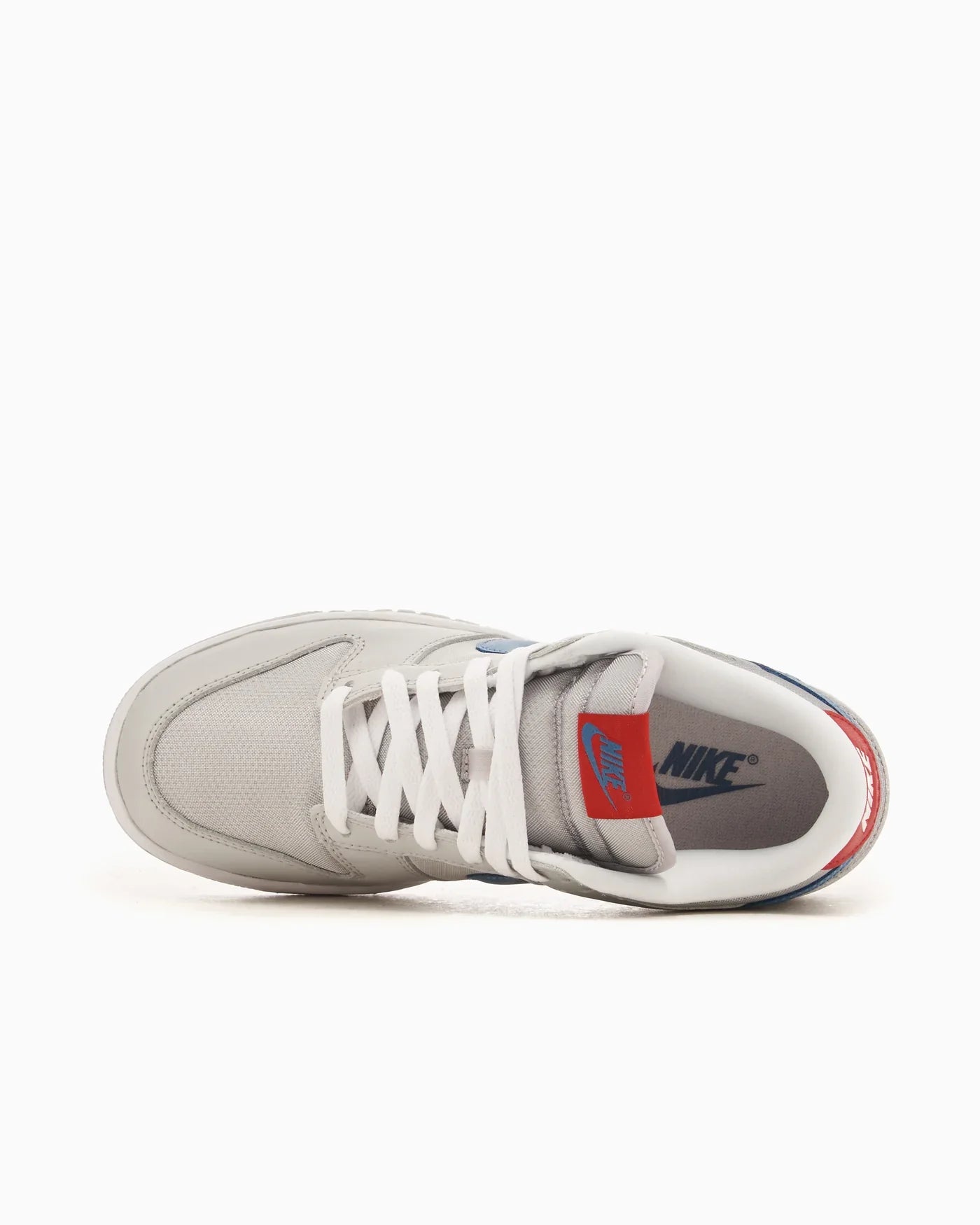 Nike Dunk Low Surfer d’argent (2024)