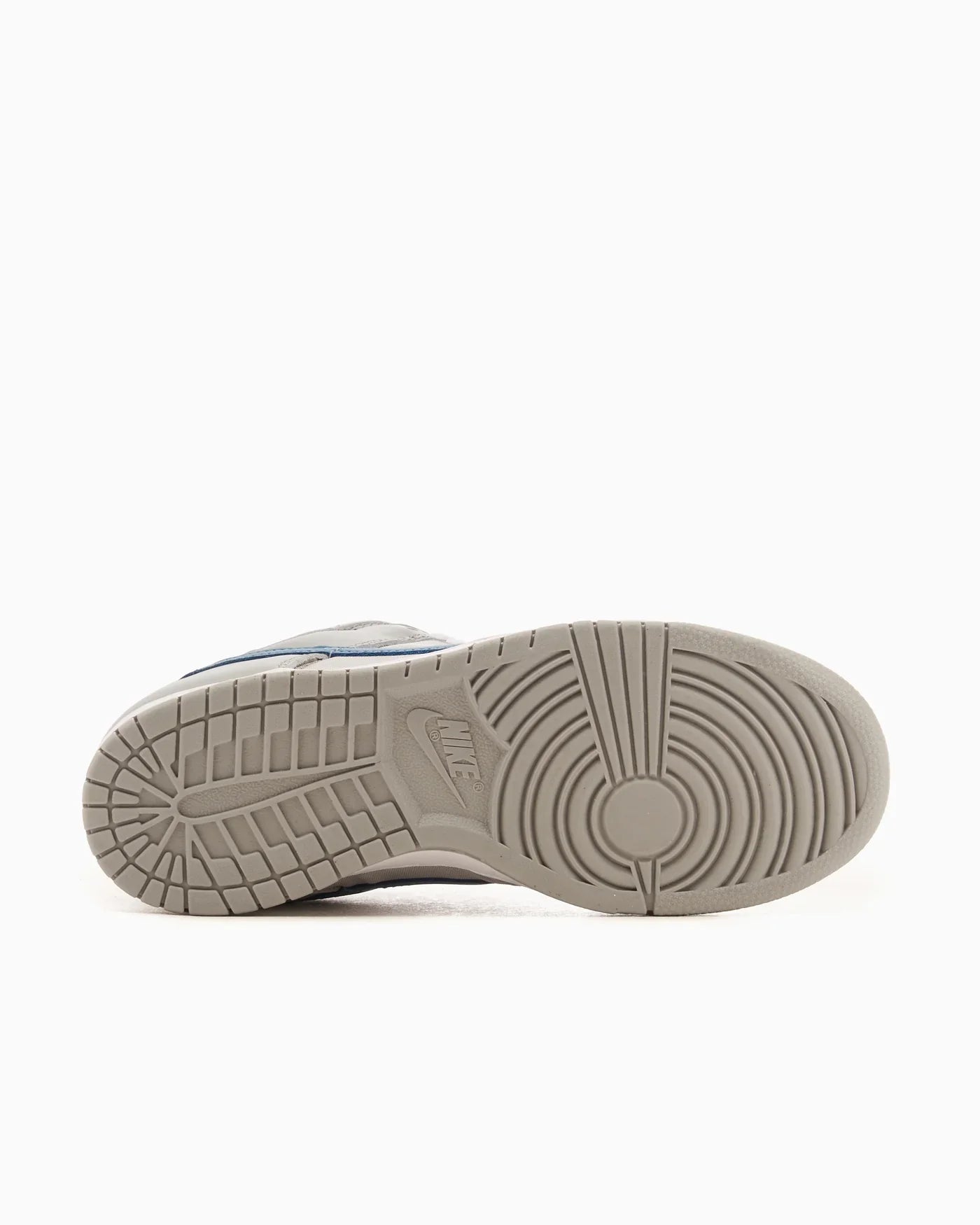 Nike Dunk Low Surfer d’argent (2024)