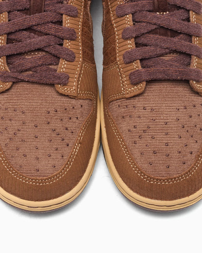 Nike Dunk Low Retro Premium British Tan clair en velours côtelé