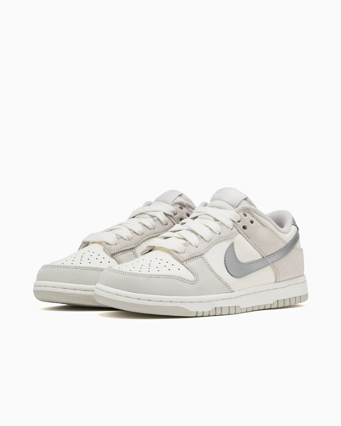 Nike Dunk Low Swoosh argenté (Femme)