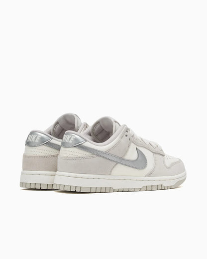 Nike Dunk Low Swoosh argenté (Femme)