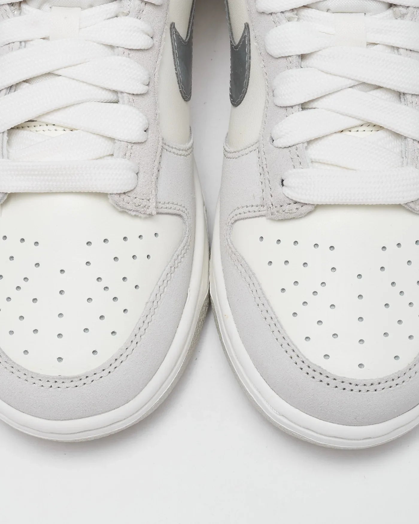 Nike Dunk Low Swoosh argenté (Femme)