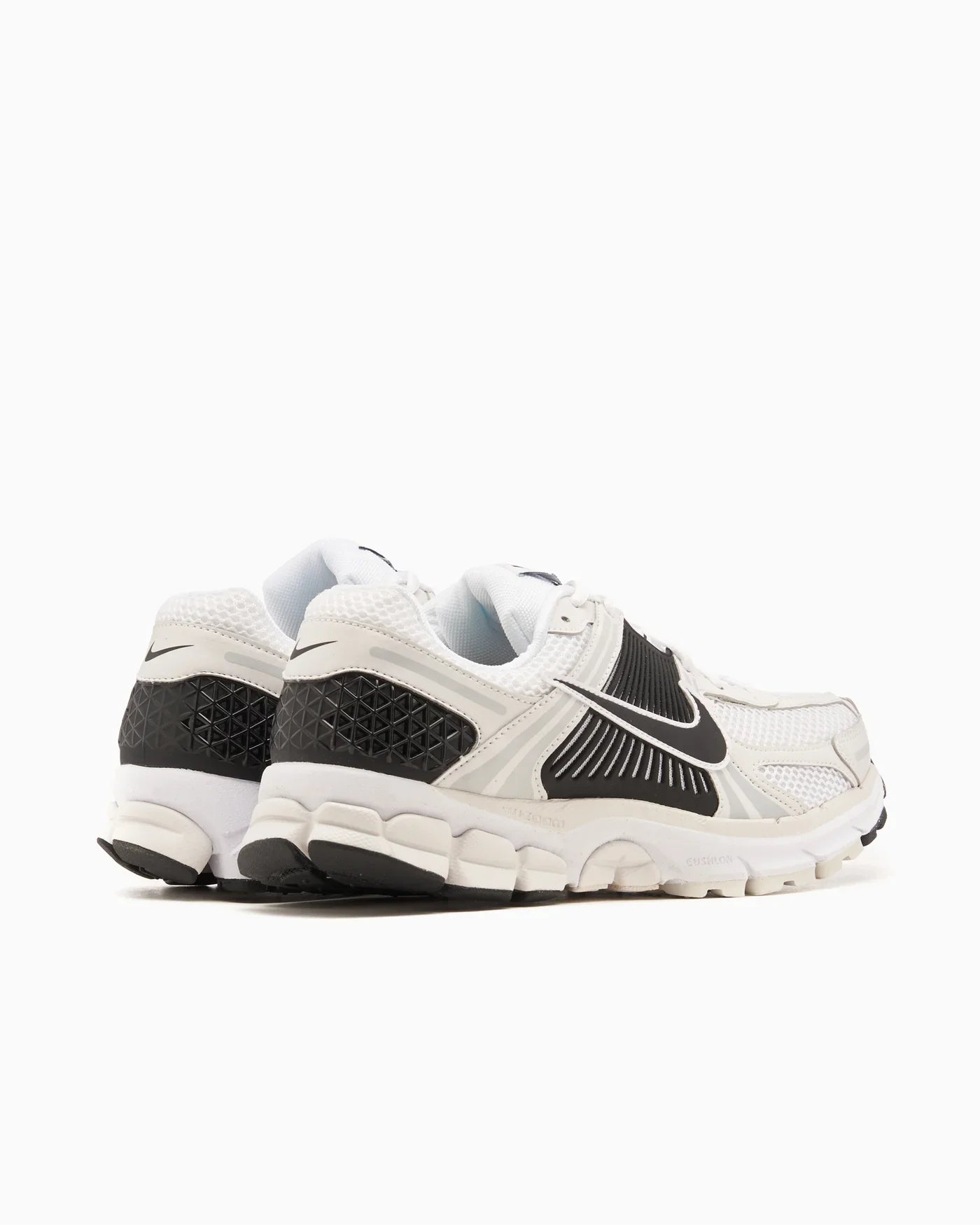 Nike Zoom Vomero 5 Blanc et Noir