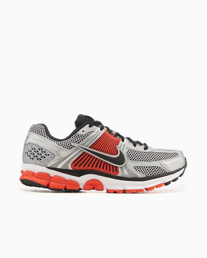 Nike Zoom Vomero 5 Cramoisi vif et argent métallique