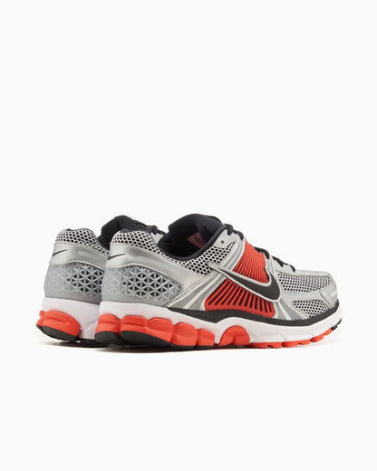 Nike Zoom Vomero 5 Cramoisi vif et argent métallique