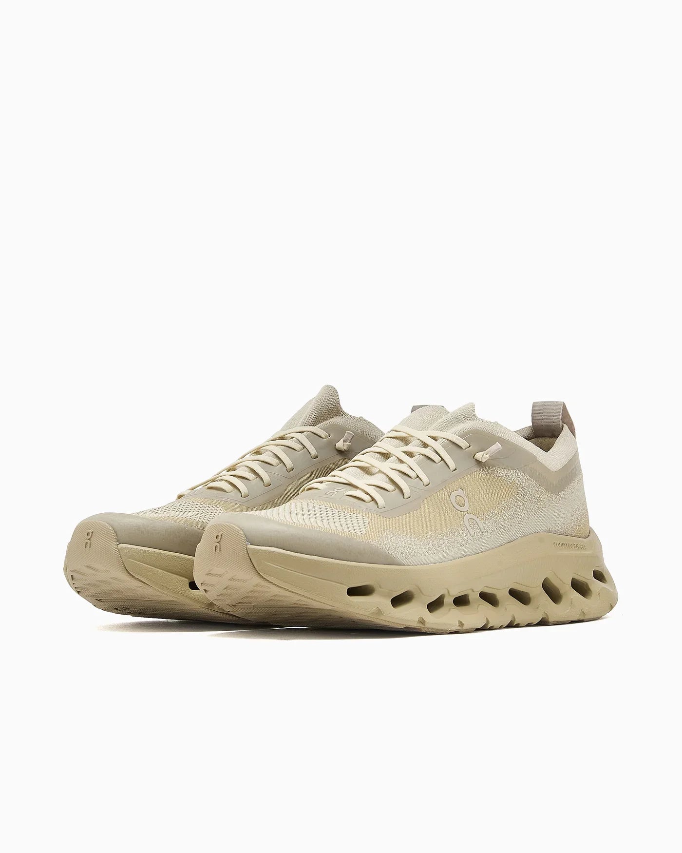 On Running Cloudtilt Moon Zendaya Hiver Kasha