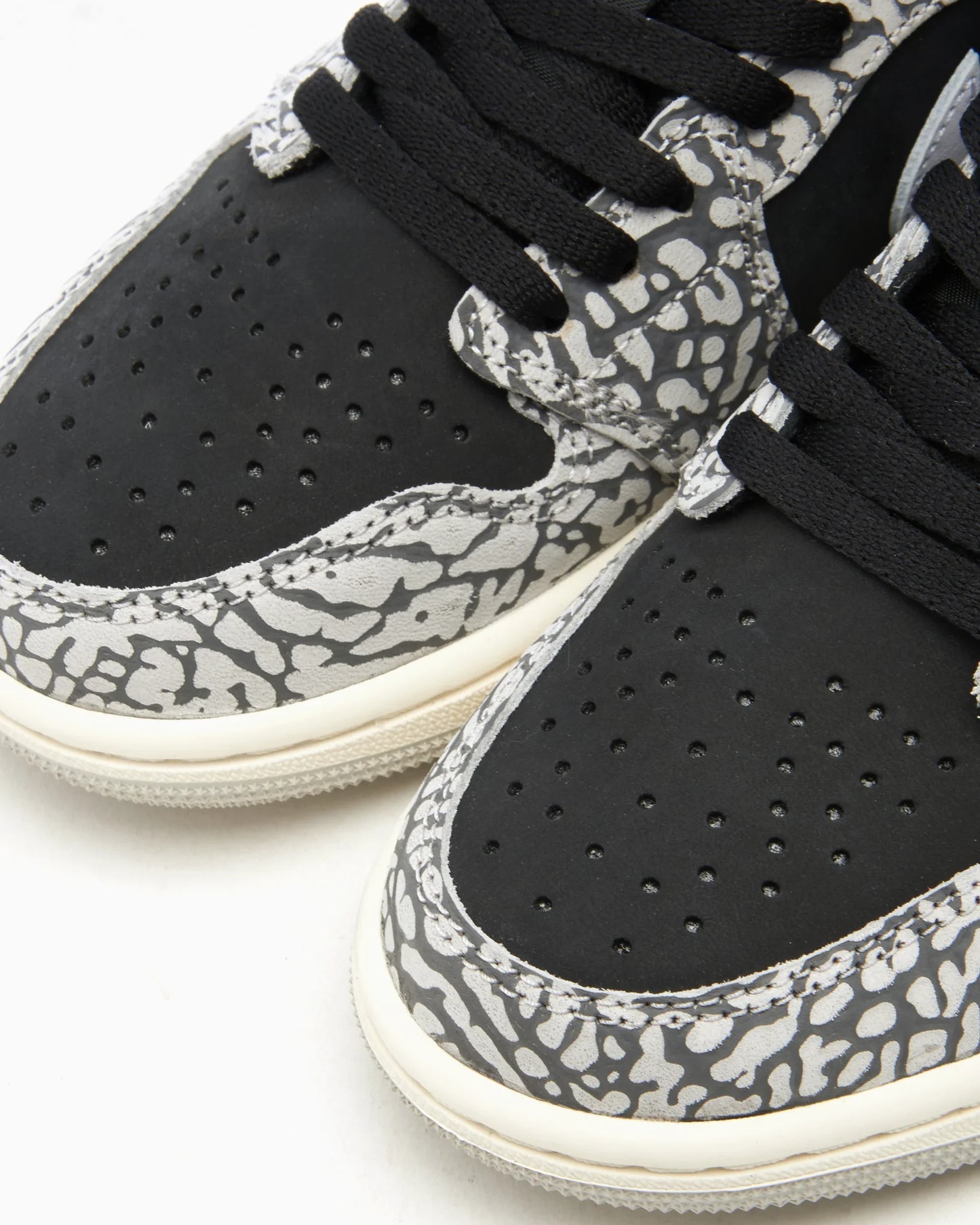 Air Jordan 1 Retro Low OG Noir Ciment